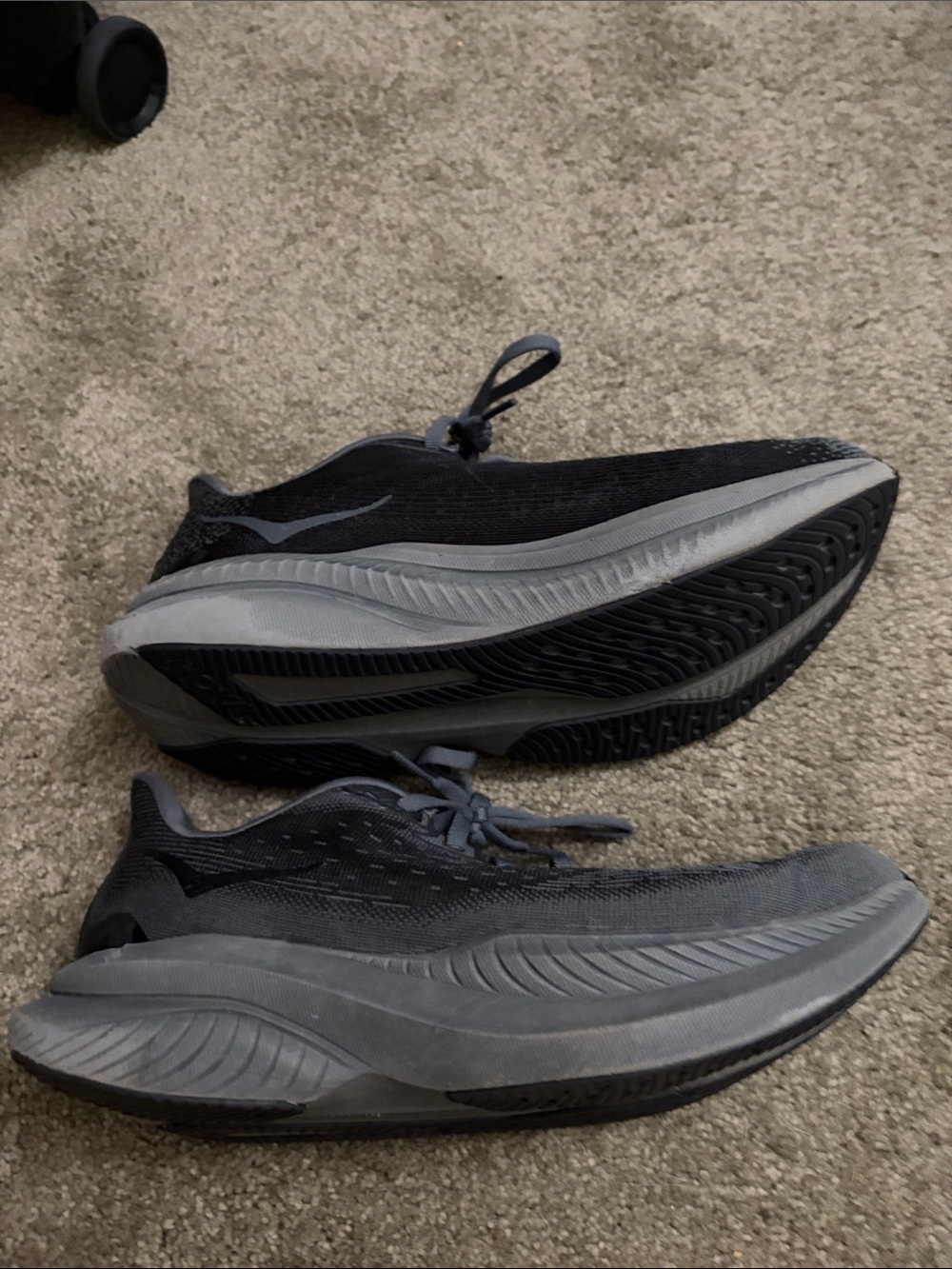 HOKA Mach 6 LA Black/Black Men’s Size 8